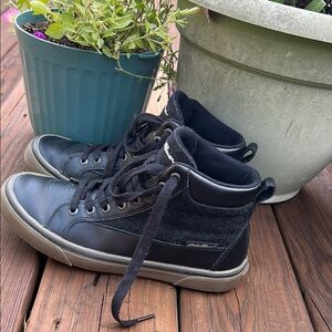 Eddie Bauer Black and Gray Sneakers with Timeless Design